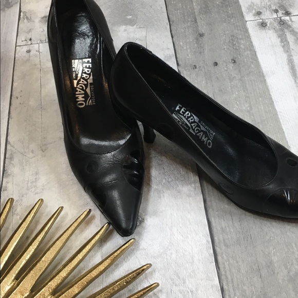 Vintage Salvatore Ferragamo pumps - Picture 2 of 8